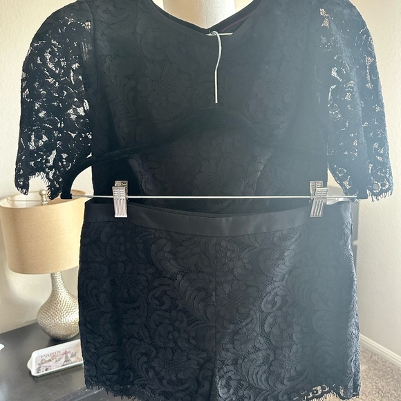 Ted Baker Alina Set, Scalloped Edge Lace top and matching shorts set in black - Picture 4 of 12